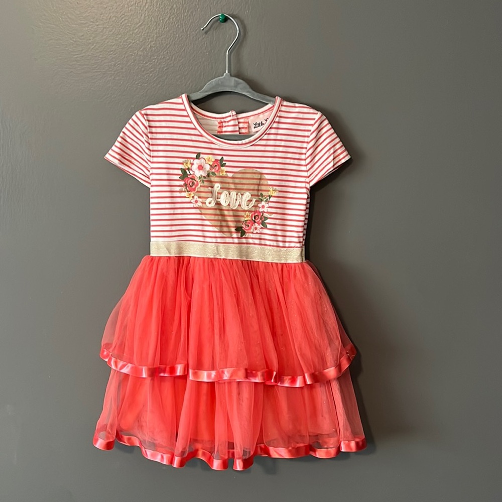 Little girl dress like new